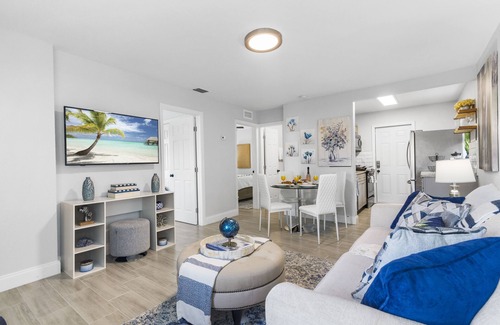 Southwest House | Luxury Chic Style Home near Downtown/Airport