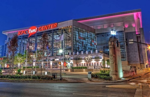 Downtown Louisville Apartment | Luxury City View Apt Downtown 4th St Live!