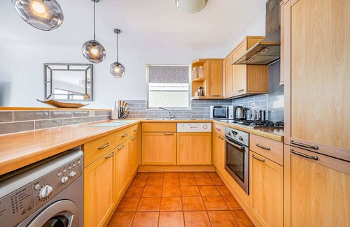 Pevensey Villa | Luxury Coastal Escape with Unmatched Views & Family Ready.