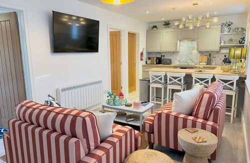 Mumbles House | Luxury Coastal Escape with Mumbles Lighthouse View | Pass the Keys