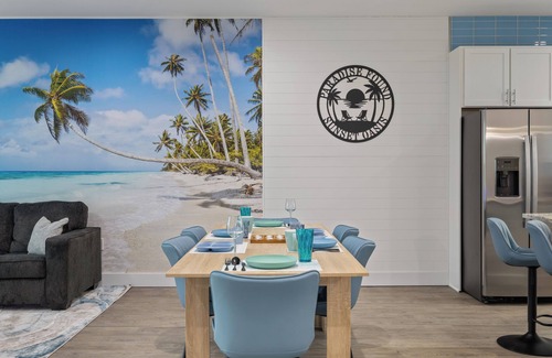 Largo House | LUXURY Coastal Modern Sunset Oasis with Beautiful ROOFTOP