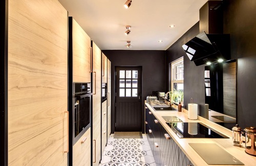Whitley Bay House | Luxury Coastal Retreat In Whitley Bay - Sleeps 8