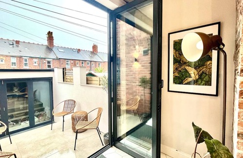 Whitley Bay House | Luxury Coastal Retreat In Whitley Bay - Sleeps 8