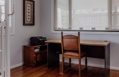 St Helens House | Luxury Coastal Retreat - Short Stroll to St Helens
