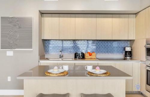 Hollywood South Central Beach Apartment | Luxury Coastal Stay, Bay View, Free Valet Parking