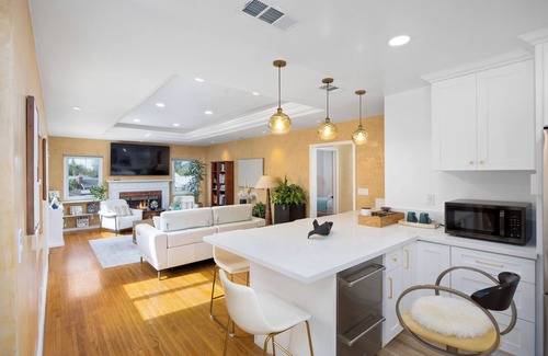 Westchester House | Luxury Comfort - Near LAX & West LA Hotspots
