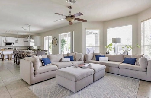 Yacht Club Villa | Luxury, Comfort & Waterfront Bliss – Welcome to Villa Del Rio