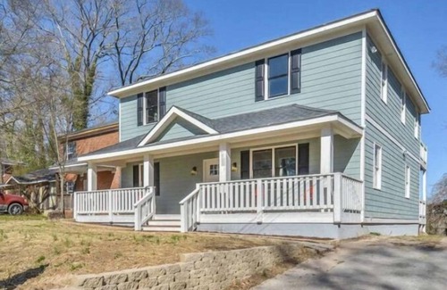 Atlanta House | Luxury Comfortable Living Ideally Located in ATL!