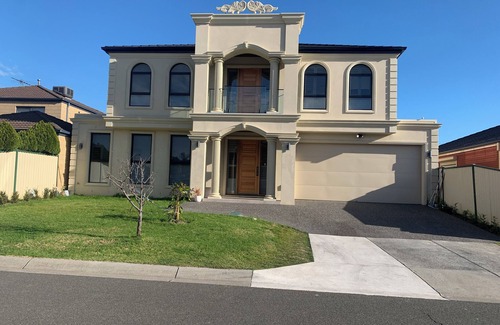 Springvale House | Luxury Comfortable Shared Home Accommodation