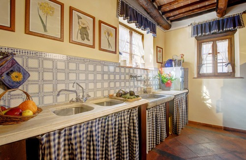 Badia Cantignano Villa | Luxury Comfortable Villa with Air Conditioning