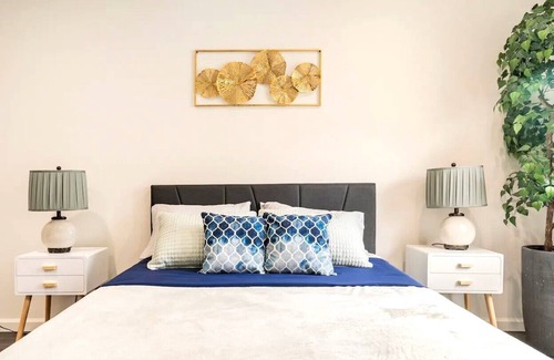 Wilshire Condo | Luxury Condo at Heart of K-Town
