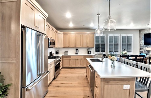 Park City Condo | Luxury Condo By Deer Valley East Village, Great for Ski/Vacation