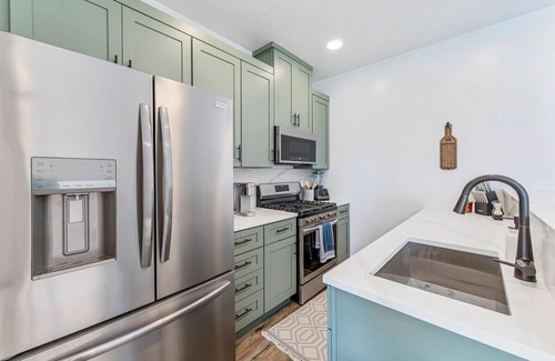 Juneau Condo | Luxury condo in Juneau with AC, WiFi, Bidets, Laundry, etc. Well stocked.