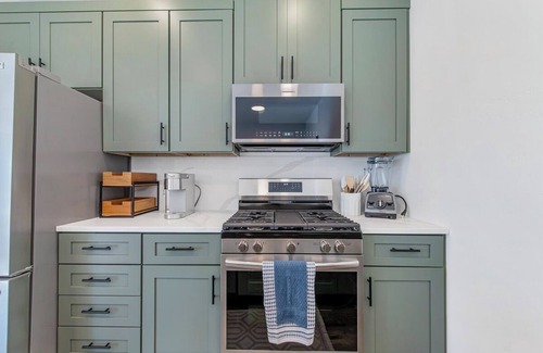 Juneau Condo | Luxury condo in Juneau with AC, WiFi, Bidets, Laundry, etc. Well stocked.