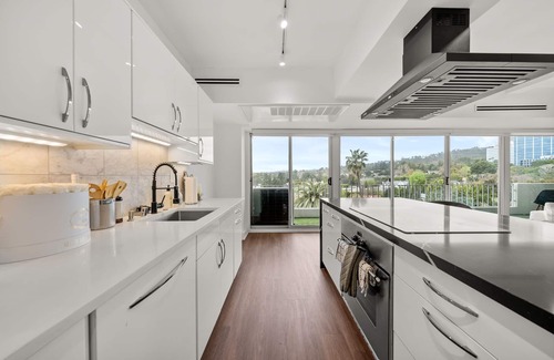 Norma Triangle Condo | Luxury Condo in the most prestigious WeHo full amenity building