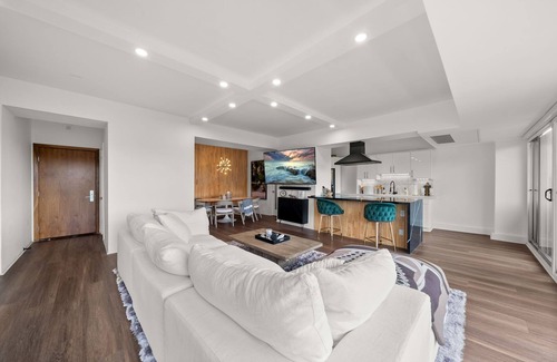 Norma Triangle Condo | Luxury Condo in the most prestigious WeHo full amenity building
