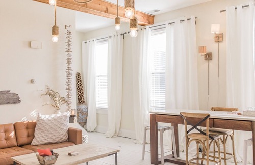 Mount Adams Condo | Luxury condo in vacation town of Mt Adams. Feels like your living in Europe!