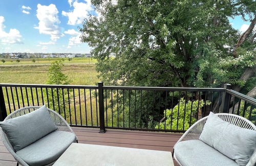 Cottage Grove House | Luxury condo in welcoming safe and warm neighborhood in Woodbury/Cottage Grove.