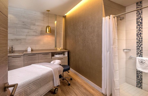 Clearwater Beach Resort | Luxury Condo right by Clearwater Beach, Onsite Spa