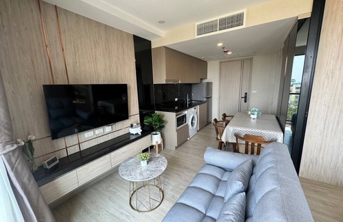 Pratumnak Hill Condo | LUXURY CONDO The Panora Pattaya : 5 MINS WALK TO THE PRATUMNAK BEACH