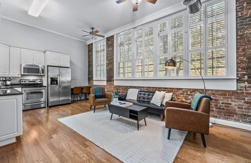 Old Shandon Apartment | Luxury Condo: USC, Ft Jackson