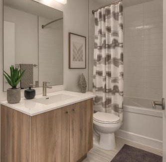 Kitchener Apartment | Luxury Condo with Hottub, outdoor firepit & Bowlin