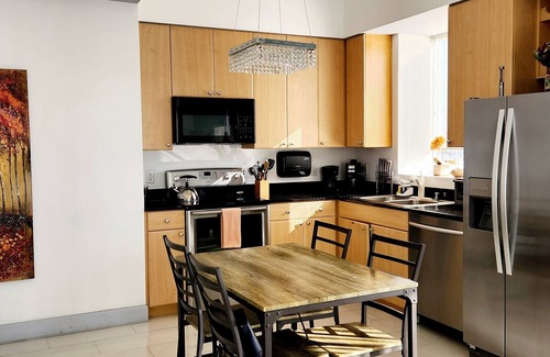 Waterfront Condo | LUXURY CONDO WITH OCEAN VIEW 2BR/2BA