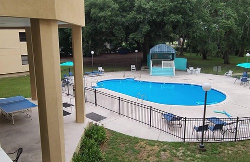 Biloxi Condo | Luxury Condo with Pool View & Beach in Biloxi, MS