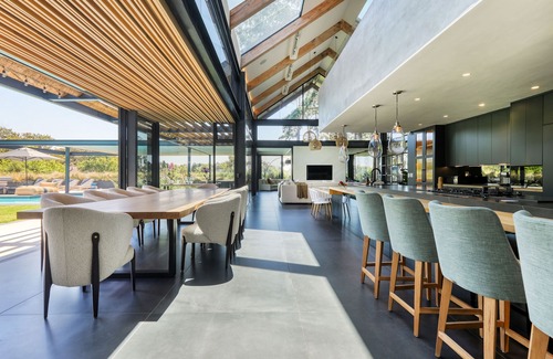 Constantia House | Luxury, contemporary Constantia home