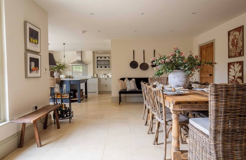 Woodstock House | Luxury Cotswolds Retreat near Soho Farmhouse | Family & Dog Friendly