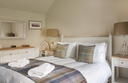 Strathcarron Cottage | LUXURY COTTAGE IN STUNNING LOCATION, HIGHLANDS OF SCOTLAND