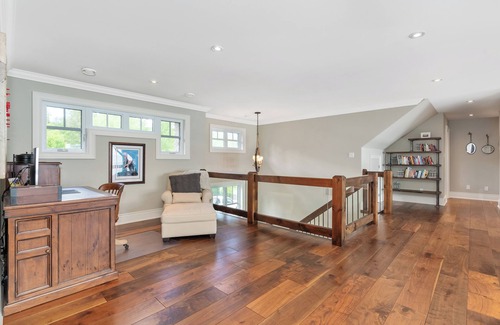 Oro Station Cottage | Luxury Cottage on Lake Simcoe & Pool - 1 Hr to Toronto; Mins to Skiing & Golf