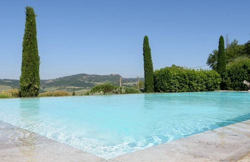 Montepulciano Cottage | luxury cottage-shared pool-unique landscape view