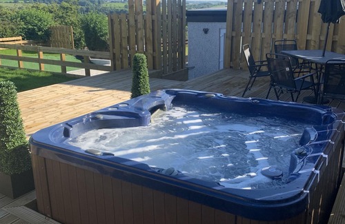 Cockermouth Cottage | Luxury Cottage, views of the Lakes with Hot Tub