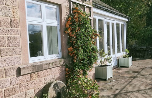 Wirksworth Cottage | Luxury Cottage with spectacular rural views, private garden, sunroom and terrace