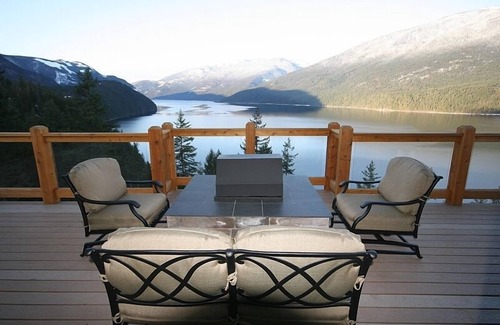 Silverton Cottage | Luxury Cottage with Spectacular Lake & Mountain Views