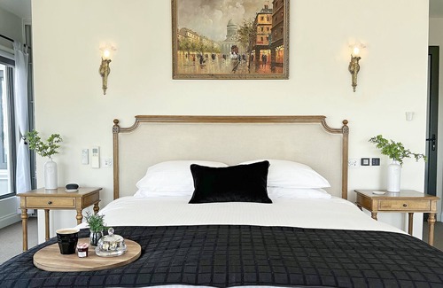 Neerim South House | Luxury Country Escape | Stunning Mountain Views by Scotch Hill Truffle Farm
