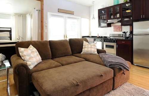 North Pacific Beach Apartment | Luxury/Cozy/Private Pacific Beach Retreat for 2!