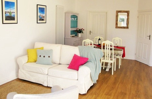 Crantock Apartment | Luxury Crantock Apartment, just 10 mins from the beach.