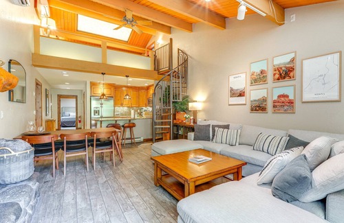 Sedona Resort | Luxury Creek Home with Spa, Sauna & Views