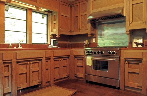 Mill Valley House | Luxury Creekside Cottage , nestled under the redwoods. Walk to everything!
