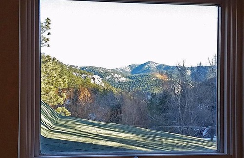 Boulder Cabin | Luxury Creekside Craftsman Home - Alpine Splendor 6 Mins to Pearl, The Hill & CU