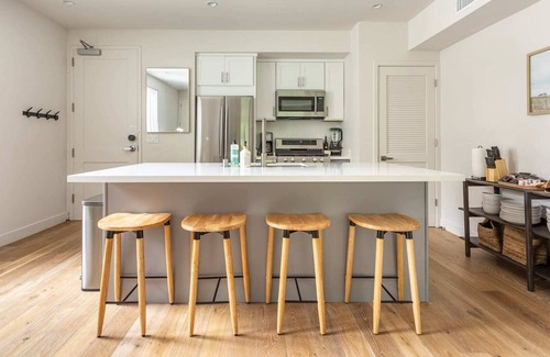Palms Apartment | Luxury Culver City 2BR/2BA|Underground Parking