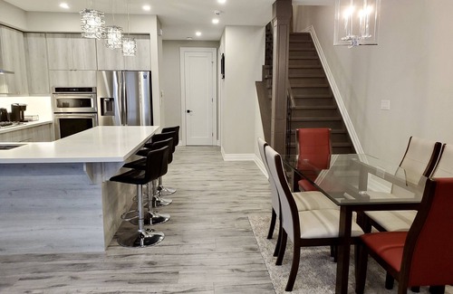 Bracebridge House | Luxury Custom Built Townhome Muskoka
