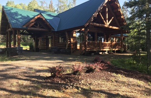 Republic Cabin | Luxury Custom Built Log Cabin with indoor pool and spa on Lake Michigamme