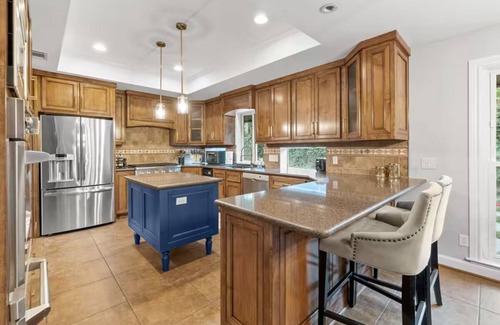 North Dallas House | Luxury Dallas Villa Guest Suite Pack n Play!