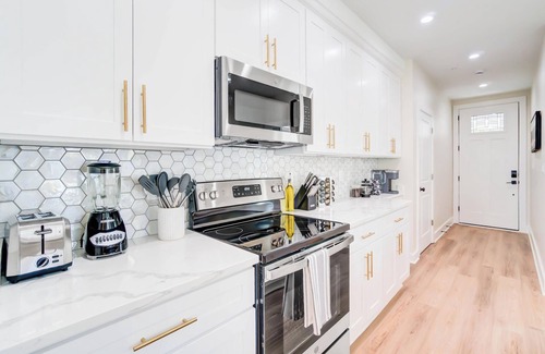 Park View Apartment | Luxury DC-Themed 6BR + Parking | 2 Blocks to Metro