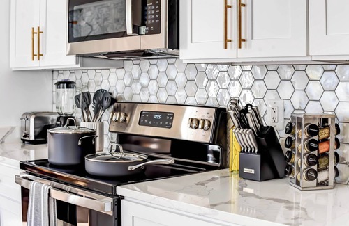 Park View Apartment | Luxury DC-Themed 6BR + Parking | 2 Blocks to Metro