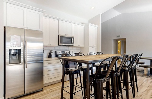 Arabian Crest House | Luxury desert stay with pool, grill, unique soaking tub, pool table, W/D, & AC