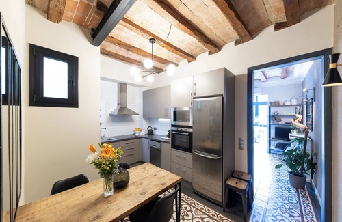 Sants-Montjuic Apartment | LUXURY DESIGN APARTMENT IN CLASSIFIED BUILDING